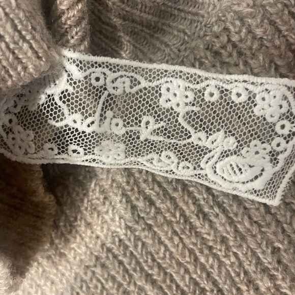 Tan Bow Sweater - Picture 3 of 4